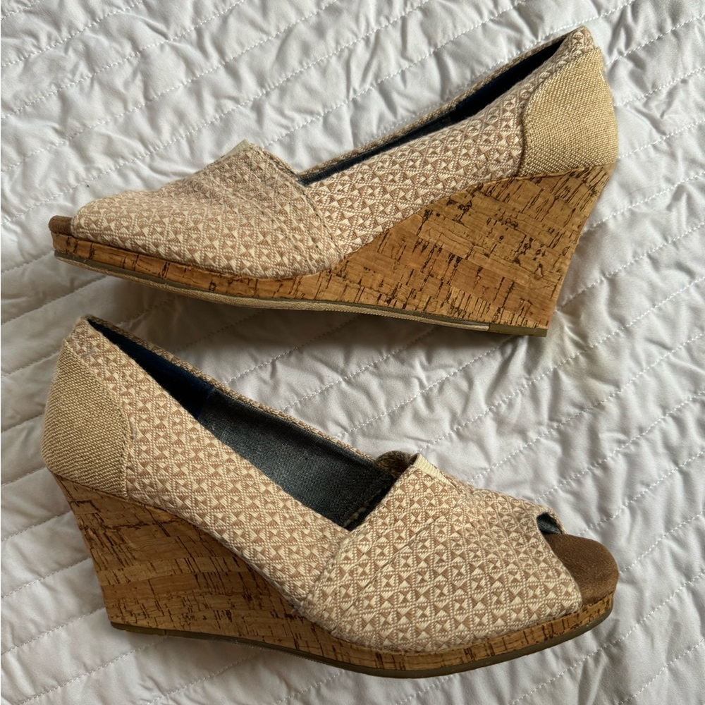 🌼 TOMS summer wedges 🌼